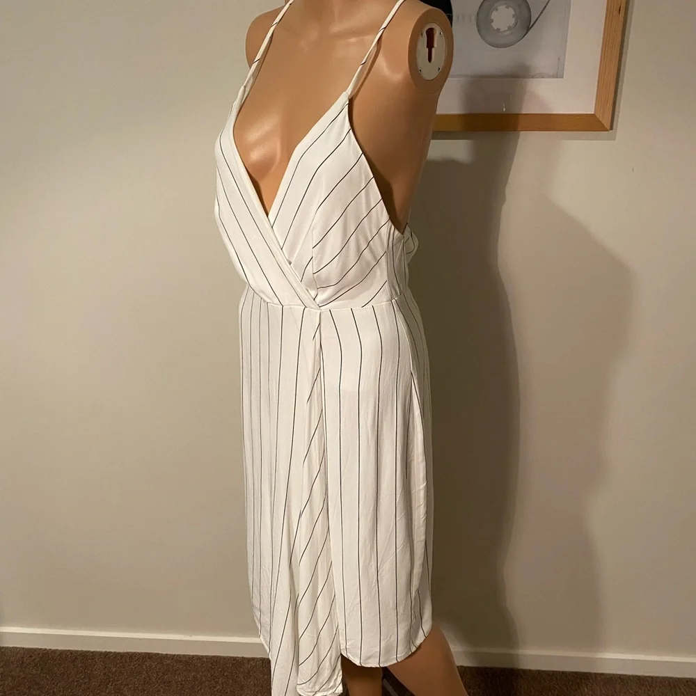 Bec & Bridge white pin striped dress size 8 ♠️ - Picture 3 of 6